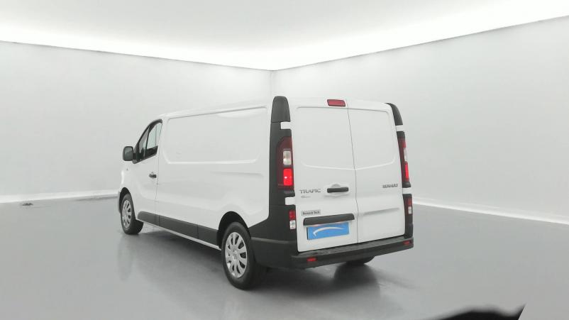 Vente en ligne Renault Trafic 3 Fourgon TRAFIC FGN L2H1 1300 KG DCI 120 au prix de 22 490 €