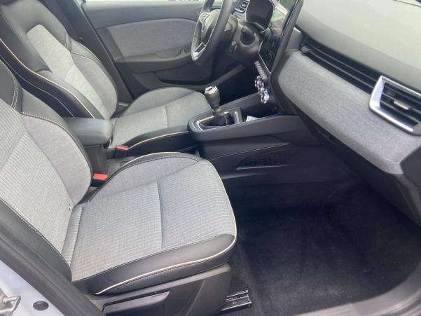 Vente en ligne Renault Clio 5 Clio TCe 90 au prix de 17 990 €