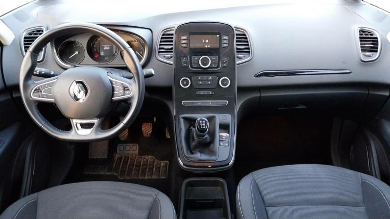 Vente en ligne Renault Grand Scenic 4 Grand Scenic Blue dCi 120 au prix de 20 990 €