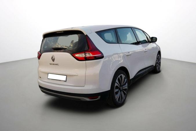 Vente en ligne Renault Grand Scenic 4 Grand Scenic Blue dCi 120 au prix de 20 990 €