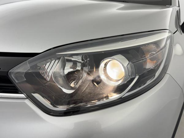 Vente en ligne Renault Captur Captur dCi 90 E6C au prix de 14 590 €