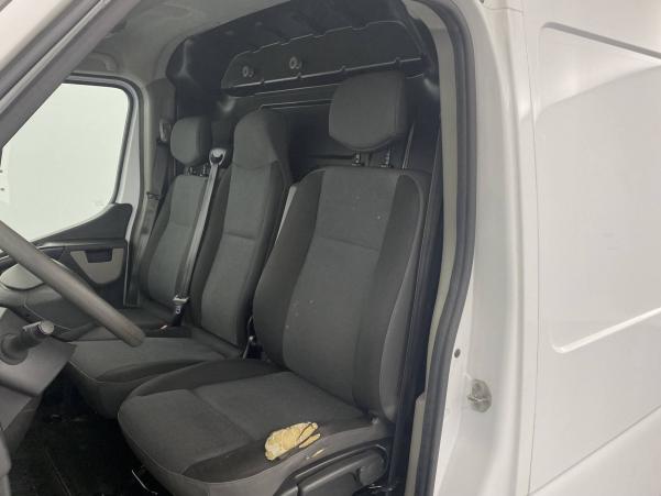 Vente en ligne Renault Master 3 Fourgon MASTER FGN L2H2 3.3t 2.3 dCi 110 E6 au prix de 21 990 €