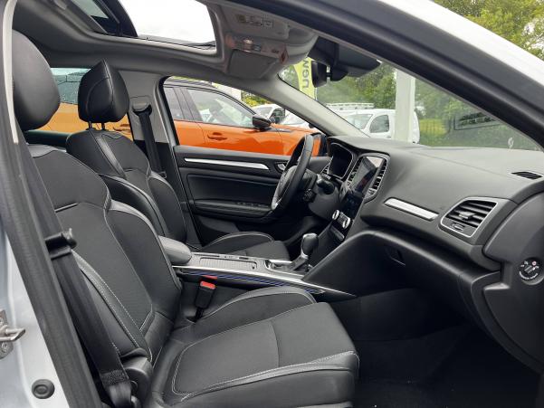 Vente en ligne Renault Megane 4 Estate  Blue dCi 115 EDC au prix de 23 990 €
