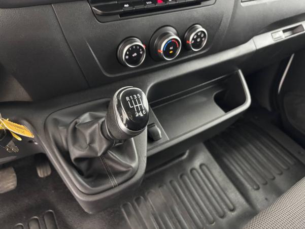 Vente en ligne Renault Master 3 Châssis Cabine MASTER BENNE PROPULSION ROUES JUMELEES L3 + COFFRE DCI 130 au prix de 27 990 €