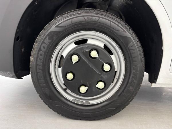 Vente en ligne Renault Master 3 Châssis Cabine MASTER BENNE PROPULSION ROUES JUMELEES L3 + COFFRE DCI 130 au prix de 27 990 €