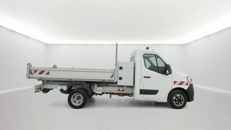 Vente en ligne Renault Master 3 Châssis Cabine MASTER BENNE PROPULSION ROUES JUMELEES L3 + COFFRE DCI 130 au prix de 27 990 €