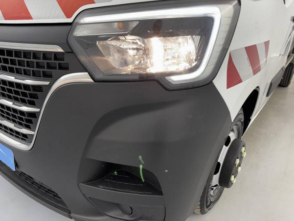 Vente en ligne Renault Master 3 Châssis Cabine MASTER BENNE PROPULSION ROUES JUMELEES L3 + COFFRE DCI 130 au prix de 27 990 €