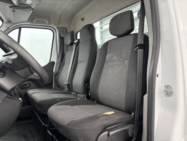 Vente en ligne Renault Master 3 Châssis Cabine MASTER BENNE PROPULSION ROUES JUMELEES L3 + COFFRE DCI 130 au prix de 27 990 €