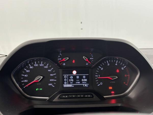 Vente en ligne Peugeot Rifter  Standard BlueHDi 100 S&S BVM5 au prix de 20 590 €