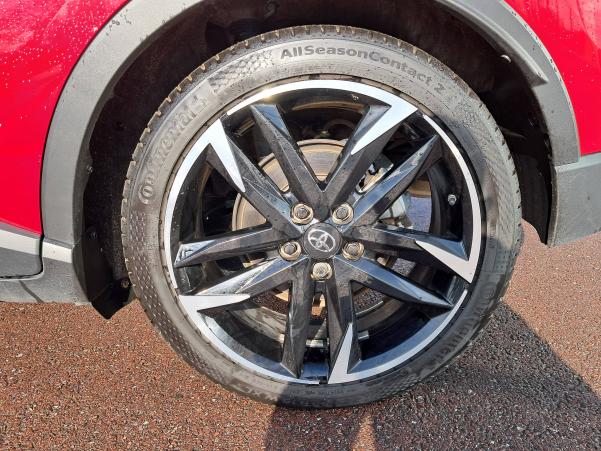 Vente en ligne Toyota C-HR C-HR Hybride 2.0L au prix de 24 990 €