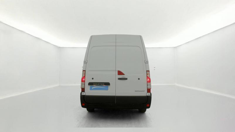 Vente en ligne Renault Master 3 Fourgon MASTER FGN TRAC F3300 L1H2 DCI 135 au prix de 21 990 €