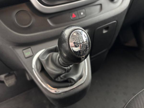 Vente en ligne Renault Trafic 3 Fourgon TRAFIC FGN L1H1 1000 KG DCI 120 E6 au prix de 19 990 €