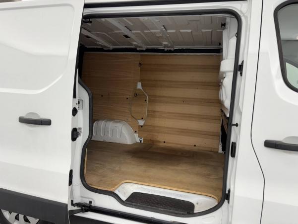 Vente en ligne Renault Trafic 3 Fourgon TRAFIC FGN L1H1 1000 KG DCI 120 E6 au prix de 19 990 €