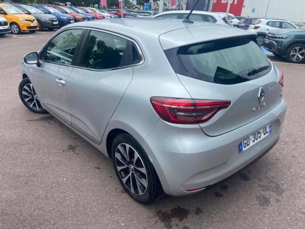 Vente en ligne Renault Clio 5 Clio E-Tech 140 - 21N au prix de 15 990 €