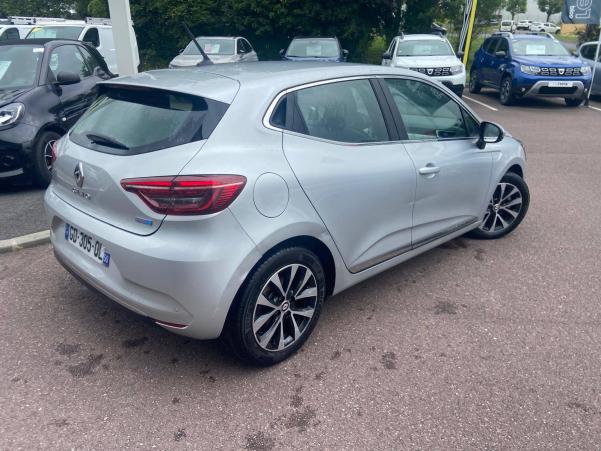 Vente en ligne Renault Clio 5 Clio E-Tech 140 - 21N au prix de 15 990 €