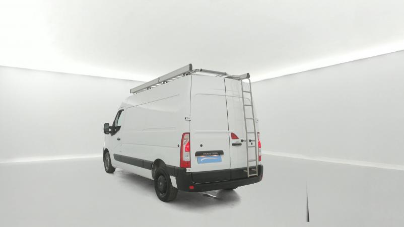 Vente en ligne Renault Master Fourgon MASTER FGN TRAC F3300 L2H2 DCI 135 au prix de 22 790 €