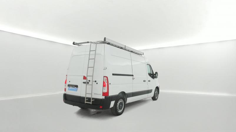 Vente en ligne Renault Master Fourgon MASTER FGN TRAC F3300 L2H2 DCI 135 au prix de 22 790 €
