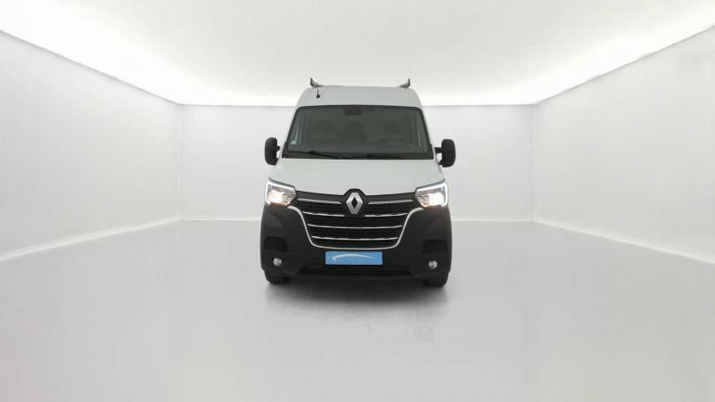 Vente en ligne Renault Master Fourgon MASTER FGN TRAC F3300 L2H2 DCI 135 au prix de 22 790 €