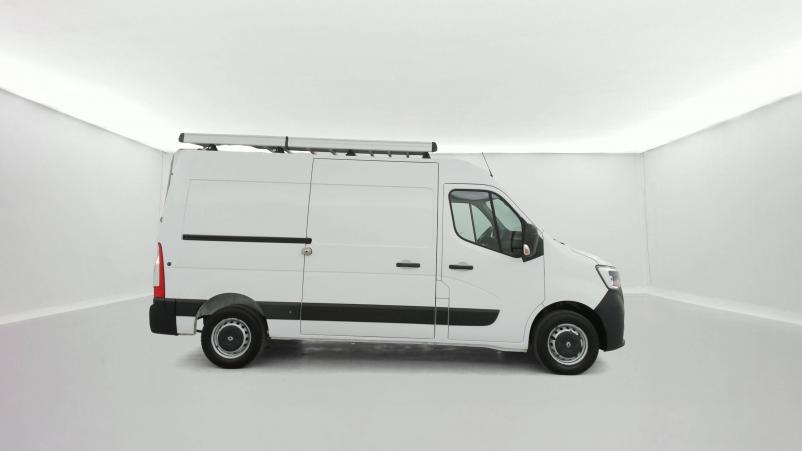 Vente en ligne Renault Master Fourgon MASTER FGN TRAC F3300 L2H2 DCI 135 au prix de 22 790 €