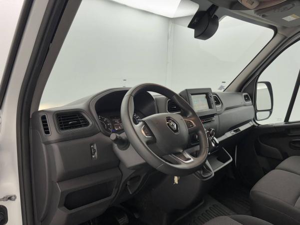 Vente en ligne Renault Master Fourgon MASTER FGN TRAC F3300 L2H2 DCI 135 au prix de 22 790 €