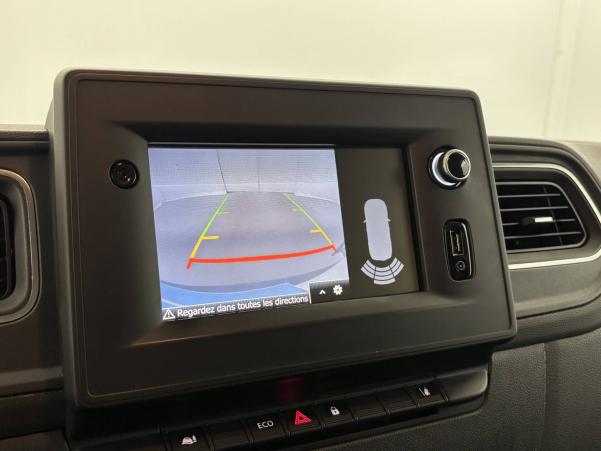 Vente en ligne Renault Master Fourgon MASTER FGN TRAC F3300 L2H2 DCI 135 au prix de 22 790 €