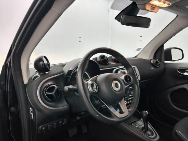 Vente en ligne Smart ForTwo Coupe Fortwo Coupé 82 ch au prix de 12 990 €