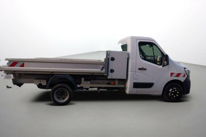 Vente en ligne Renault Master 3 Châssis Cabine MASTER BENNE PROPULSION ROUES JUMELEES L3 + COFFRE DCI 130 au prix de 27 990 €