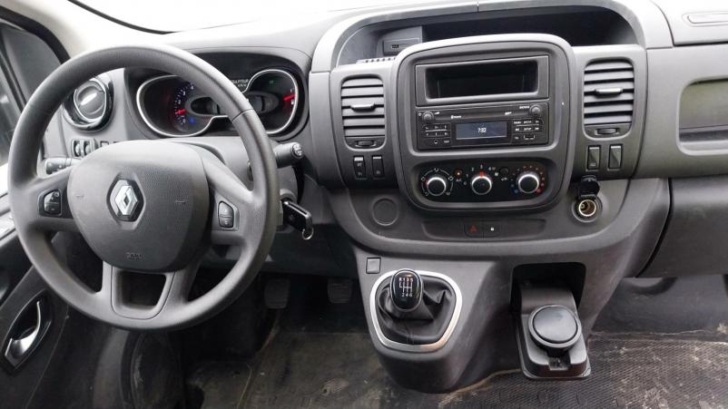 Vente en ligne Renault Trafic 3 Fourgon TRAFIC FGN L2H1 1300 KG DCI 95 au prix de 19 990 €