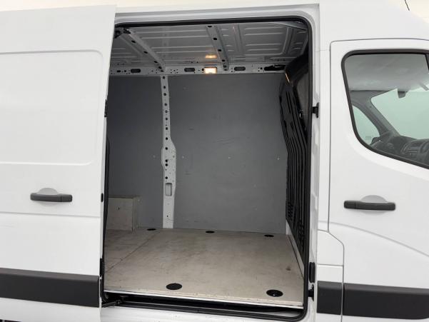 Vente en ligne Renault Master 3 Fourgon MASTER FGN L2H2 3.5t 2.3 dCi 130 E6 au prix de 21 990 €