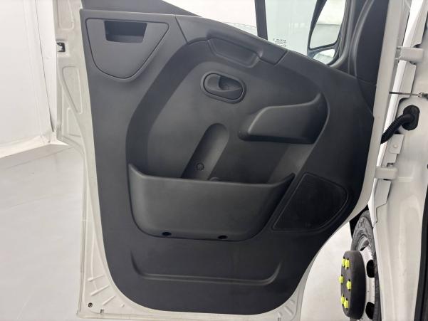 Vente en ligne Renault Master Fourgon MASTER CC PROPULSION L3 3.5t dCi 130 E6 au prix de 24 990 €