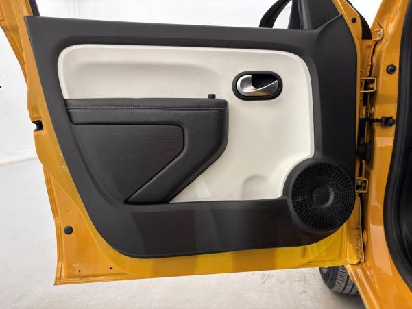 Vente en ligne Renault Twingo 3  TCe 95 EDC au prix de 12 990 €