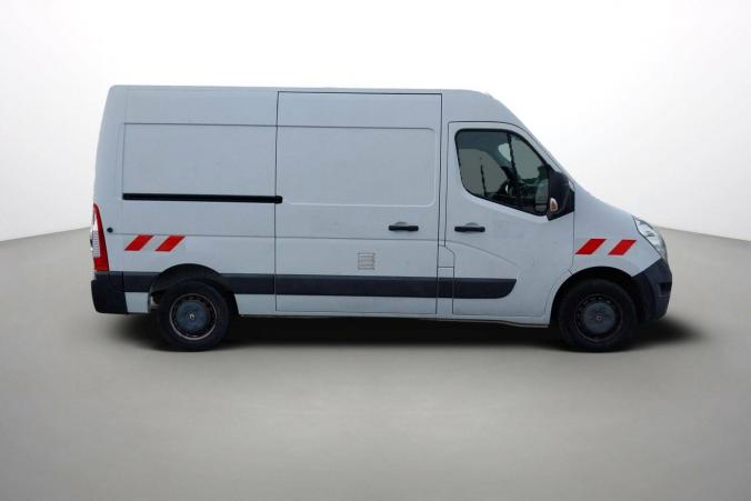 Vente en ligne Renault Master 3 Fourgon MASTER FGN L2H2 3.3t 2.3 dCi 145 ENERGY E6 au prix de 22 990 €