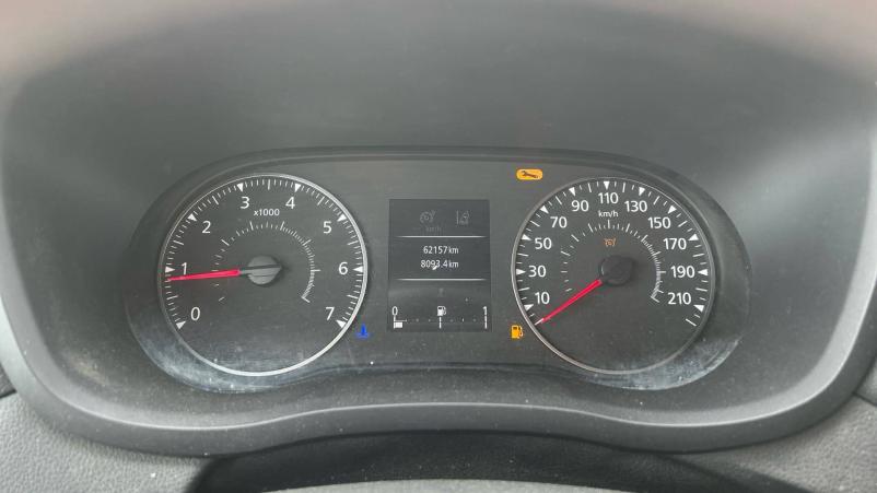 Vente en ligne Renault Master Fourgon MASTER FGN TRAC F3300 L2H2 DCI 135 au prix de 22 790 €