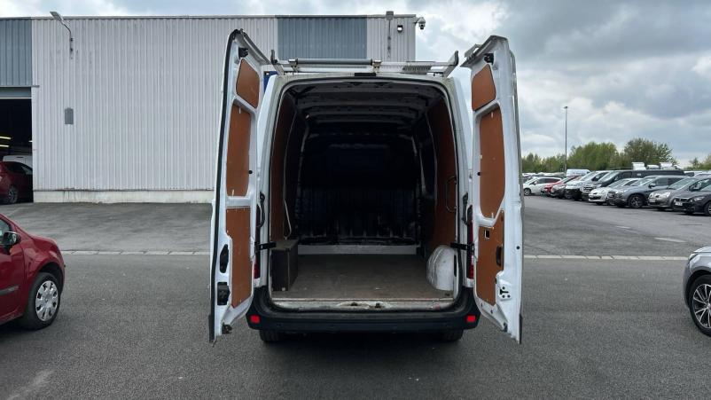 Vente en ligne Renault Master Fourgon MASTER FGN TRAC F3300 L2H2 DCI 135 au prix de 22 790 €