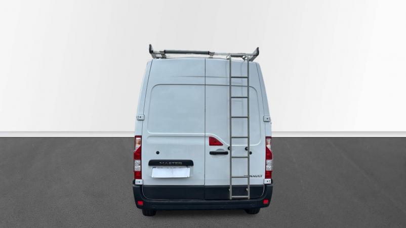 Vente en ligne Renault Master Fourgon MASTER FGN TRAC F3300 L2H2 DCI 135 au prix de 22 790 €
