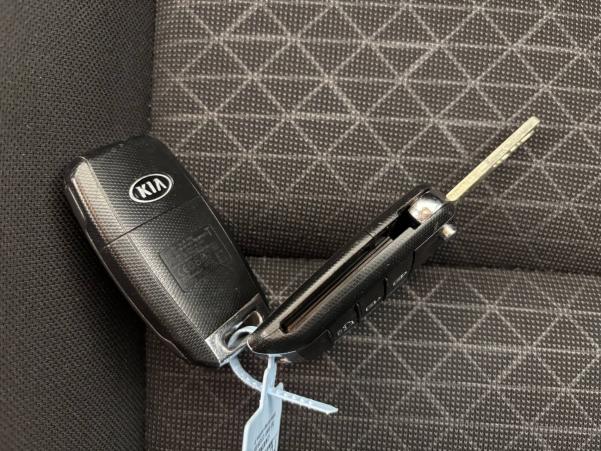 Vente en ligne Kia Picanto  1.0 essence MPi 67 ch BVM5 au prix de 8 990 €