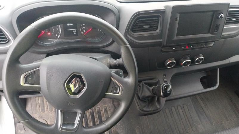 Vente en ligne Renault Master Fourgon MASTER FGN TRAC F3300 L2H2 DCI 135 au prix de 22 790 €