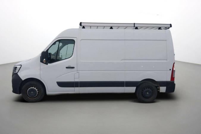 Vente en ligne Renault Master Fourgon MASTER FGN TRAC F3300 L2H2 DCI 135 au prix de 22 790 €