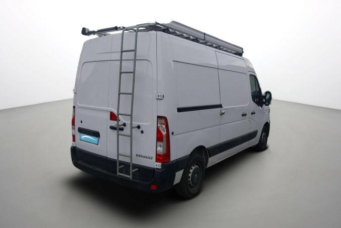 Vente en ligne Renault Master Fourgon MASTER FGN TRAC F3300 L2H2 DCI 135 au prix de 22 790 €