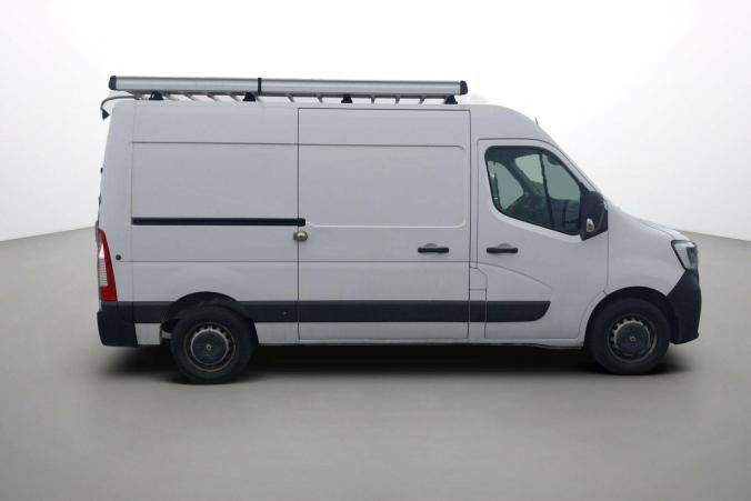 Vente en ligne Renault Master Fourgon MASTER FGN TRAC F3300 L2H2 DCI 135 au prix de 22 790 €