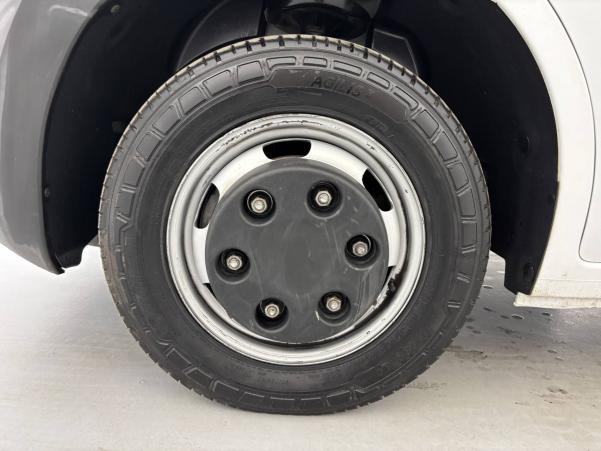 Vente en ligne Renault Master 3 Châssis Cabine MASTER BENNE PROPULSION L3 + COFFRE 3.5t dCi 130 au prix de 24 990 €