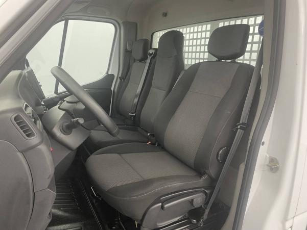 Vente en ligne Renault Master 3 Châssis Cabine MASTER CC PROP RJ3500 PAF AR COURT L2 DCI 130 au prix de 28 990 €