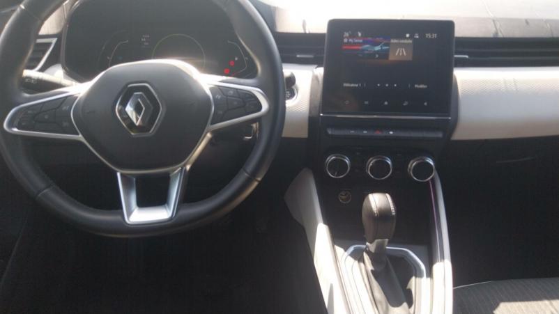 Vente en ligne Renault Clio 5 Clio E-Tech 140 - 21N au prix de 15 990 €