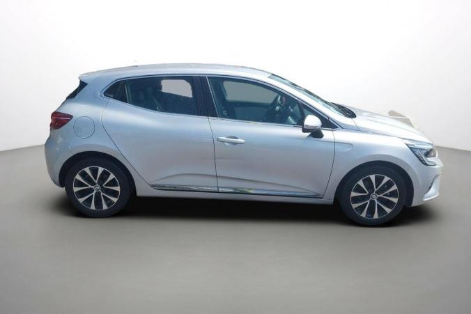 Vente en ligne Renault Clio 5 Clio E-Tech 140 - 21N au prix de 15 990 €