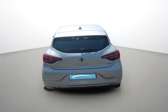Vente en ligne Renault Clio 5 Clio E-Tech 140 - 21N au prix de 15 990 €