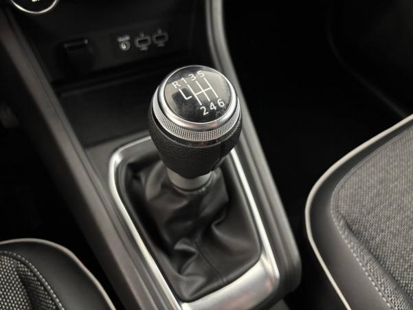 Vente en ligne Renault Captur  TCe 140 - 21 au prix de 18 990 €
