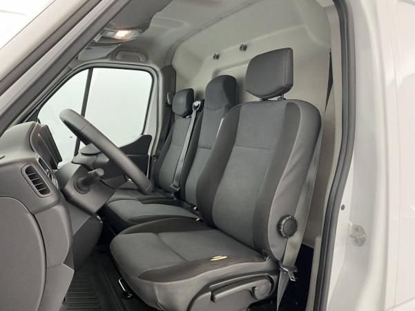 Vente en ligne Renault Master 3 Fourgon MASTER FGN TRAC F3500 L2H2 DCI 135 au prix de 26 990 €