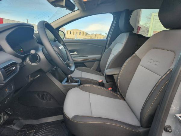 Vente en ligne Dacia Jogger  Hybrid 140 7 places GSR2 au prix de 26 990 €