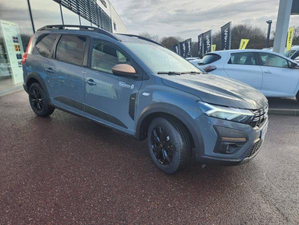 Vente en ligne Dacia Jogger  Hybrid 140 7 places GSR2 au prix de 26 990 €