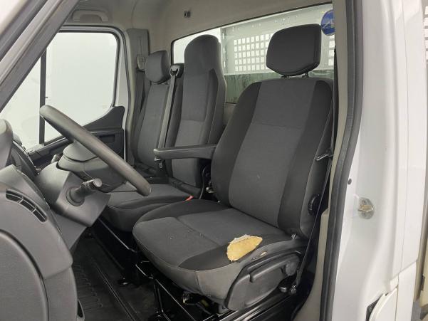 Vente en ligne Renault Master 3 Fourgon MASTER CC PROPULSION L3 3.5t dCi 130 E6 au prix de 29 990 €